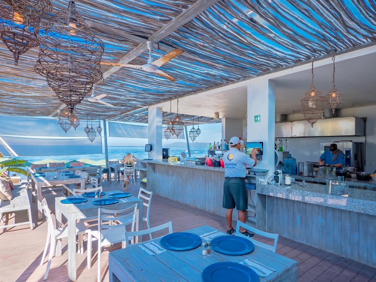 Suites At Sapphire Ocean Club Пуэрто-Вальярта Экстерьер фото